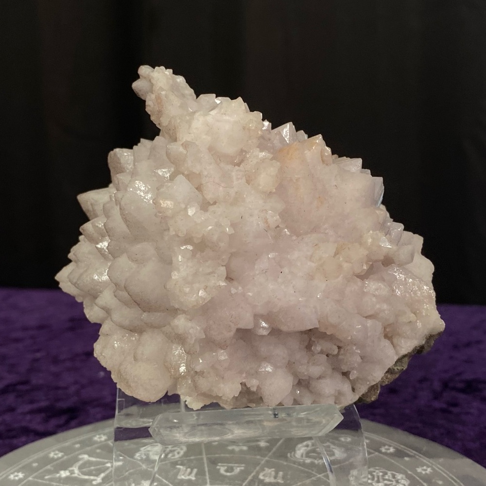 Moroccan Rose Quartz Cluster 🌸🩷✨ 
MRQ01